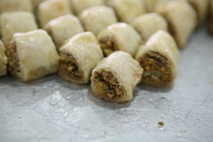 Koul Wi Shkour With Pistachios كول وشكور بالفستق